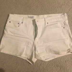 Gap slim denim shorts. White. Size 29.